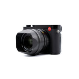 Leica Q3 28, Black Bundle (Pre-Owned)