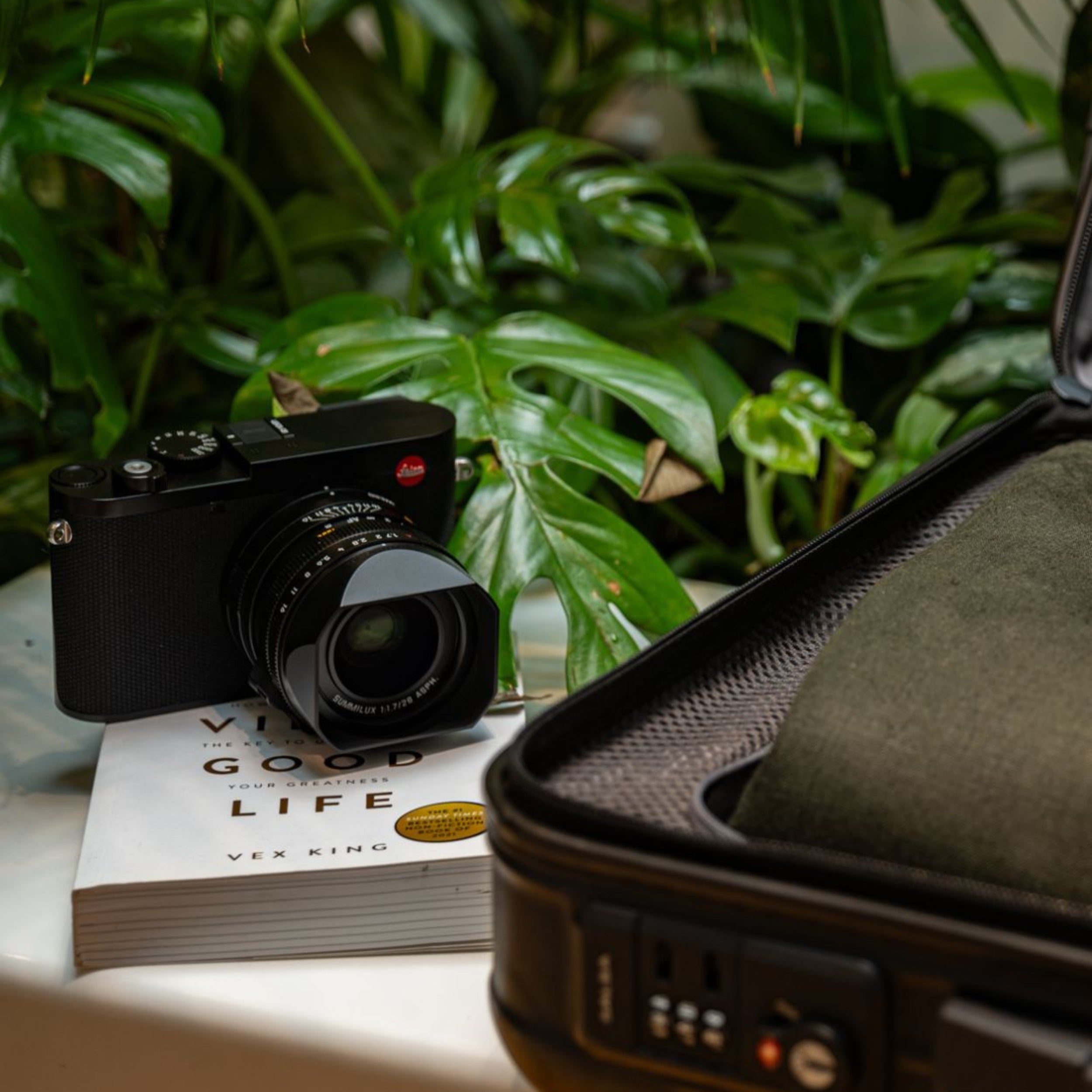 Leica Q3 Exclusive Online Bundle